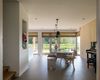 eigentijdse houten woning eetkamer vleuten
