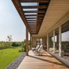 eigentijdse houten woning pergola vleuten
